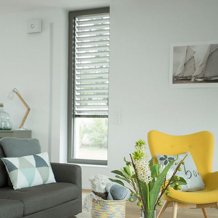 The ioHomecontrol universal motorisation for external blinds